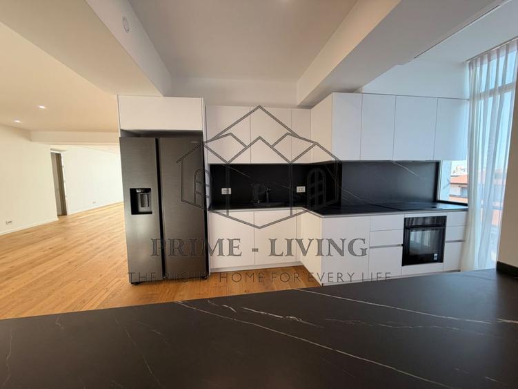 Penthouse lux cu 4 camere in zona ambasadelor
