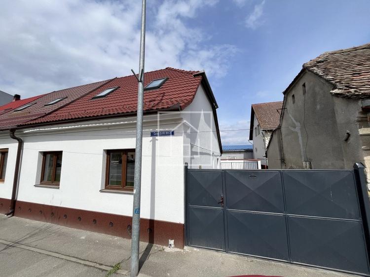 Casă complet renovată, 140 mp, cu vad comercial – Piața Cluj, Sibiu
