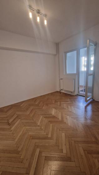 UNIVERSITATE - proprietar, BLOC 1980, AP 4 camere decomandat