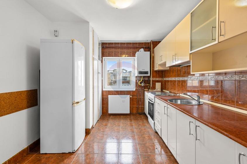 Apartament spațios cu 3 camere, de vânzare, în zona 300 Micalaca