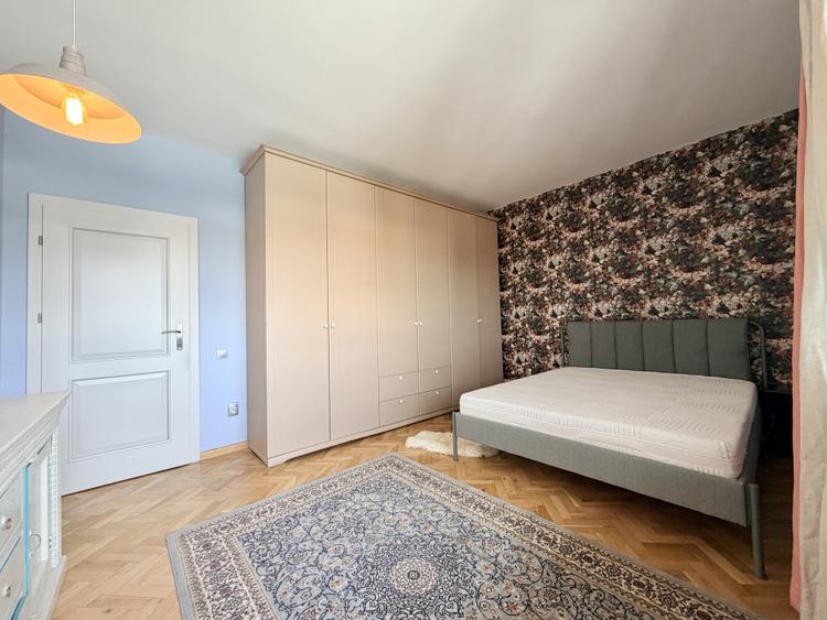 Inchiriere Apartament 3 camere, 117 mp, strada Paris, zona centrala