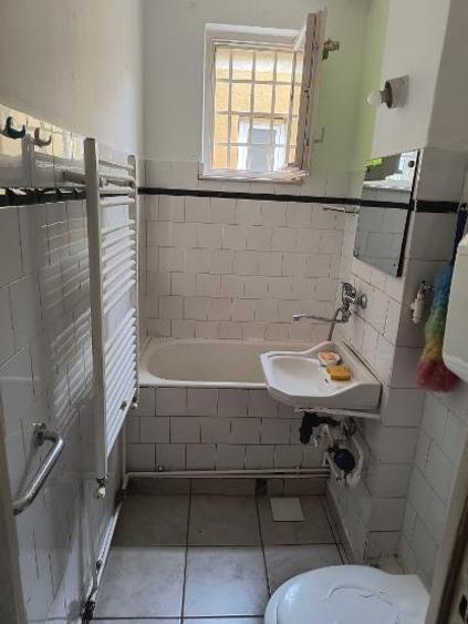 Vand apaqrtament cu 2 camere cf. 2, nedecomandat etaj 4/4, zona Aleea Savinesti