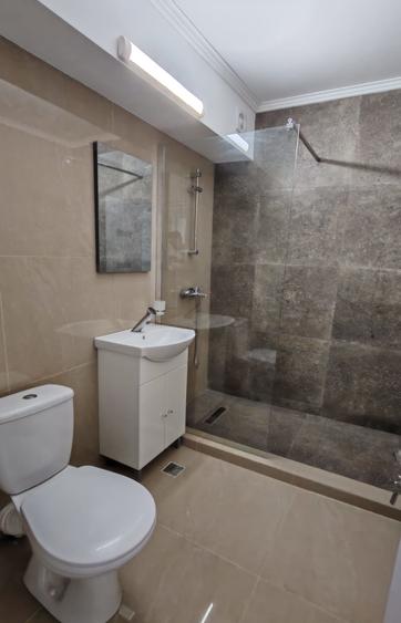 Apartament renovat la parter