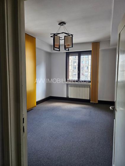 Bulevardul Magheru, Piața Romană - 10
