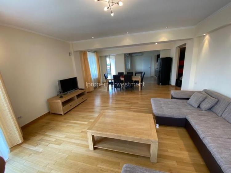 Închiriere Apartament 4 camere în Băneasa