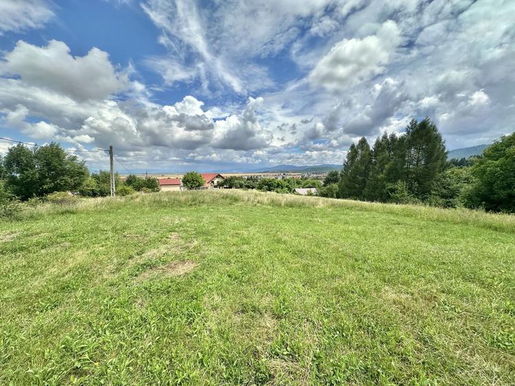 Teren intravilan de vânzare – Săcele, Str. Highișului 3.600 mp