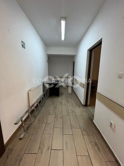 Casă P+M cu birouri amenajate și teren 5.423 mp pentru firmă și locuit acces A1 - 6