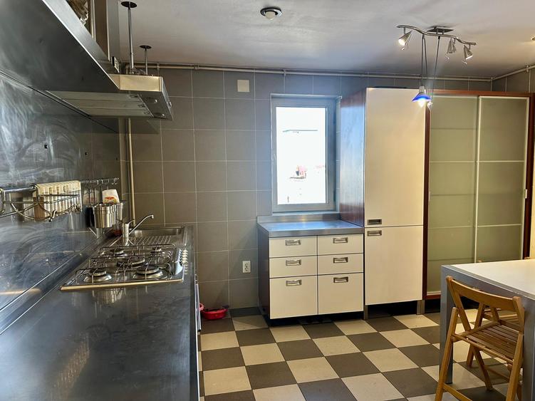 Apartament 3 camere, 83 mp, etaj 3/3, imobil interbelic – Str. Emanoil Porumbaru