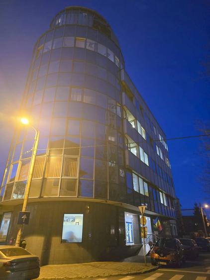 Spatiu birouri 260 mp utili in cladire de birouri langa Primaria Banu Manta