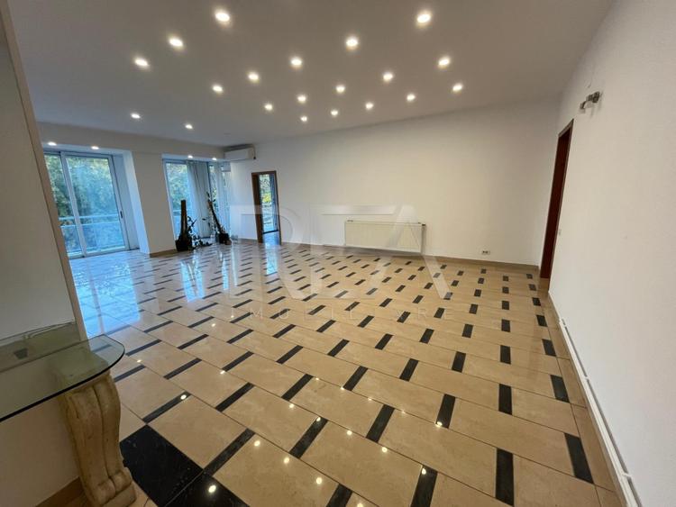 Apartament 4 camere  Resedinta
