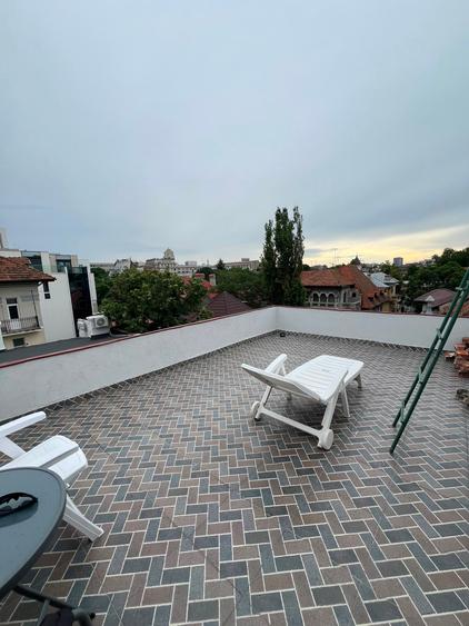 Babu's: 2 Atipical Studios with 37sqm Teraces | Piața Romană Metro |  MT963