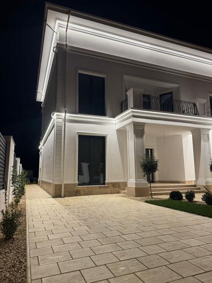 Vilă Exclusivistă în Pipera | 530 mp Utili | Teren 1.000 mp | 12 Camere | Person