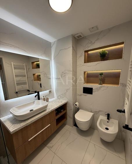 Apartament de lux cu terasă și priveliște