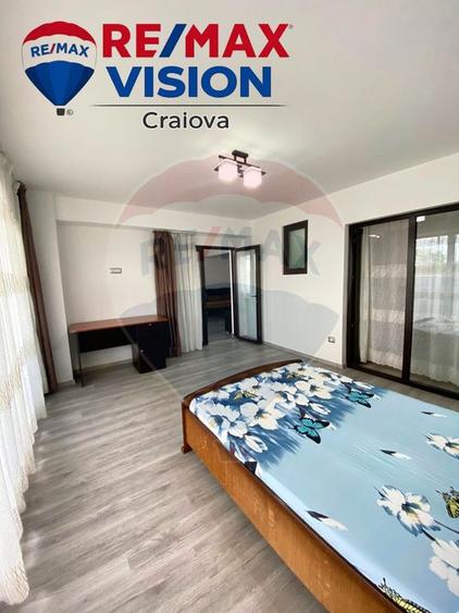 Apartament cu 3 camere de închiriat în zona George Enescu