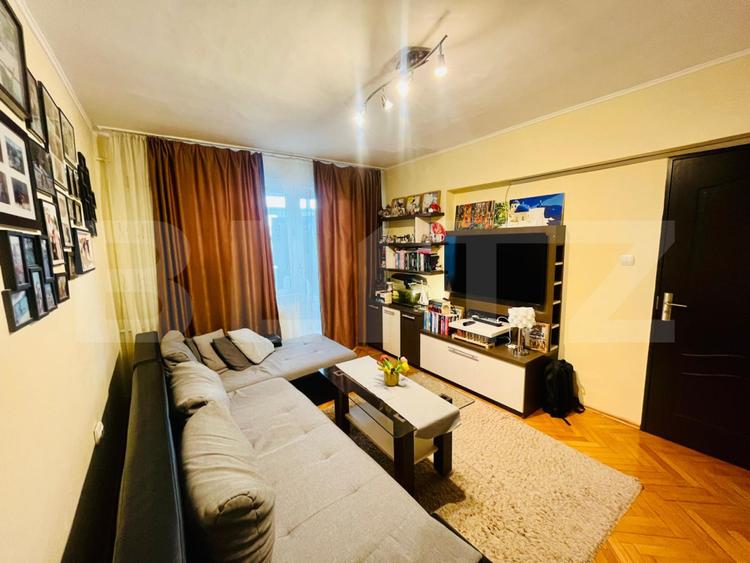 Apartament decomandat de vanzare zona Rogerius