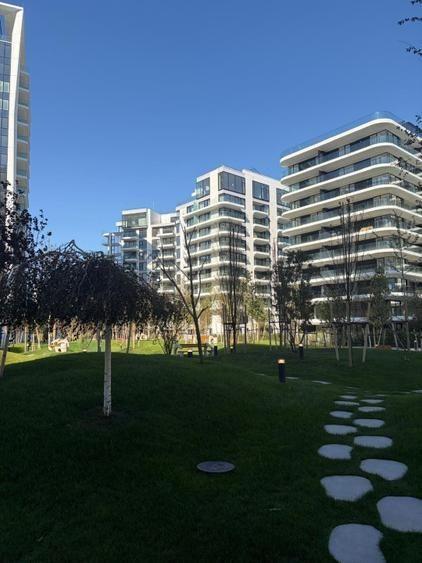 Studio premium, One Lake Club, vedere curet interioară, complex exclusivist