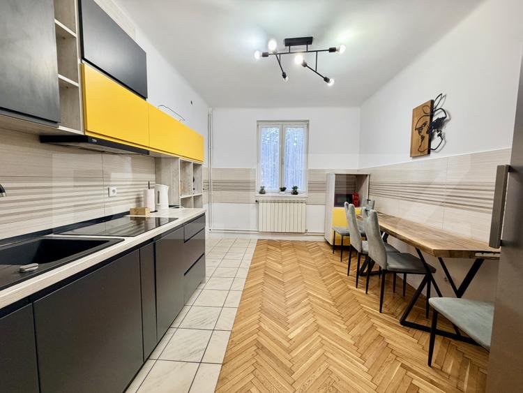Casa 6 camere de inchiriat, 250 mp, 2 bai, terasa, curte 500 mp, zona Cetate