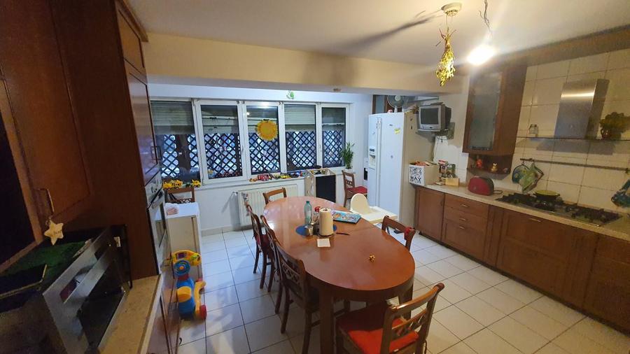 Vilă 11 cam | Arena Națională | 493 mp | Birouri / Rezidențial