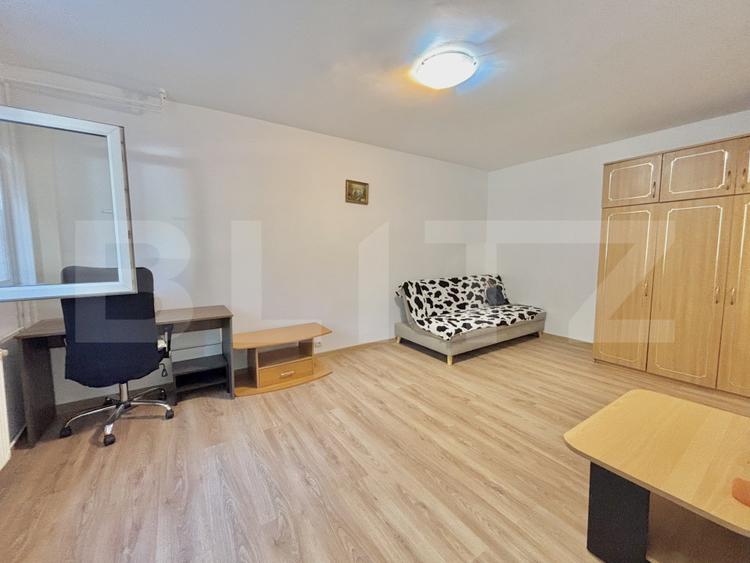 Apartament cu o camera, 28 mp, zona Lipovei