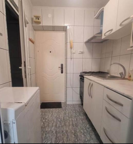 Garsonieră zona Cet mobilată utilată 20 mp