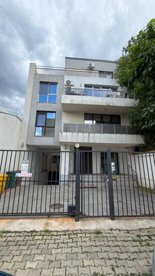 Banu Manta, liceu Ion Neculce, de inchiriat apartament la parter + curte!