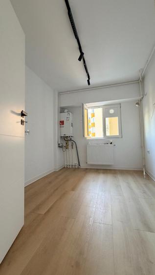 3 CAMERE 3/8 83MP BL 1995 MONOLIT RENOVAT COMPLET SCOALA 81 METROU CENTRALA