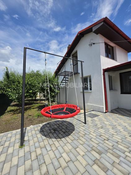 Casă renovată cu 6 camere, teren 557 mp – Berceni, Prahova - 10