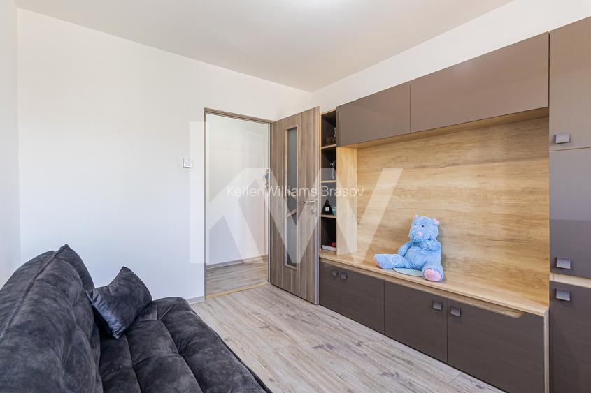 Vânzare apartament cu 3 camere, decomandat - strada Codrul Cosminului - 10