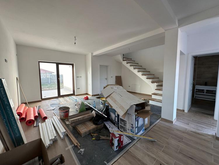 Duplex modern - 94 mp - Cartier asfaltat - Mosnita