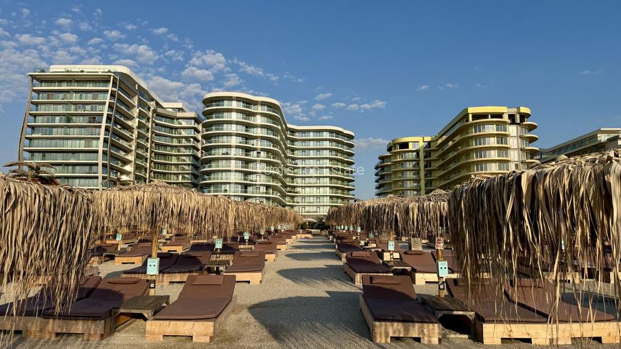 Apartament cu 3 camere direct in prima linie la mare White Sea