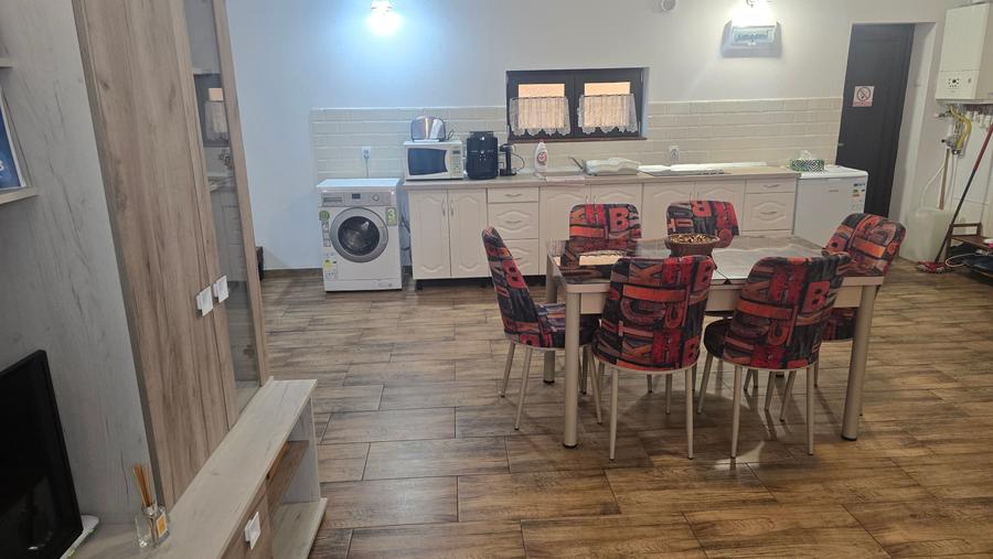Inchiriez apartament in vila pe 2 nivele cu scara interioara in Deva, mobilat