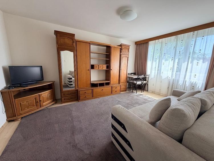 Proprietar vand apartament cu 3 camere,zona Berceni, 66 mp