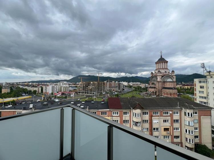 Apartament cu 3 camere zona Catedrala Bloc Nou