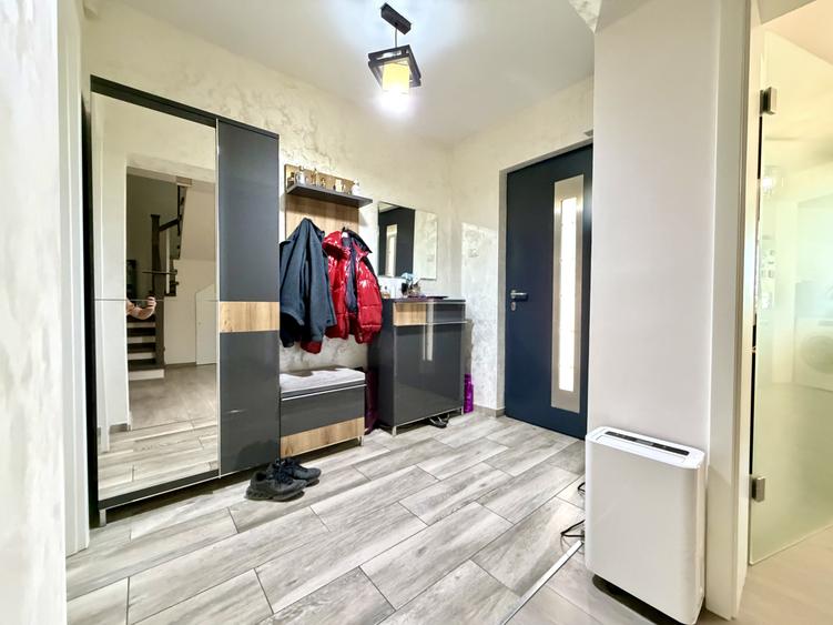 Duplex elegant cu 4 camere, 135 mp utili, zona centrala - Dumbravita