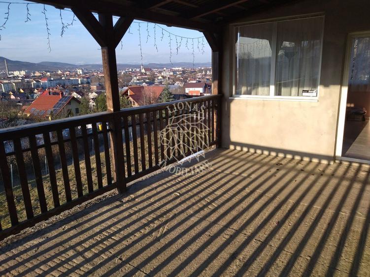 Oportunitate investitie! Casa 420 mp+balcoane-terasa 28 mp-Zavoaie