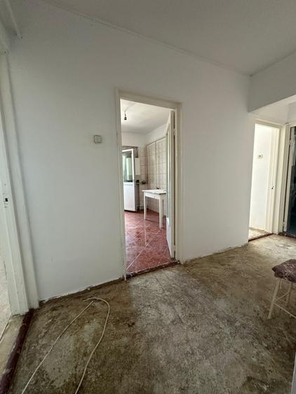 - Apartament 3 camere - 68mp, zona apropiata de Bariera Calarasilor.