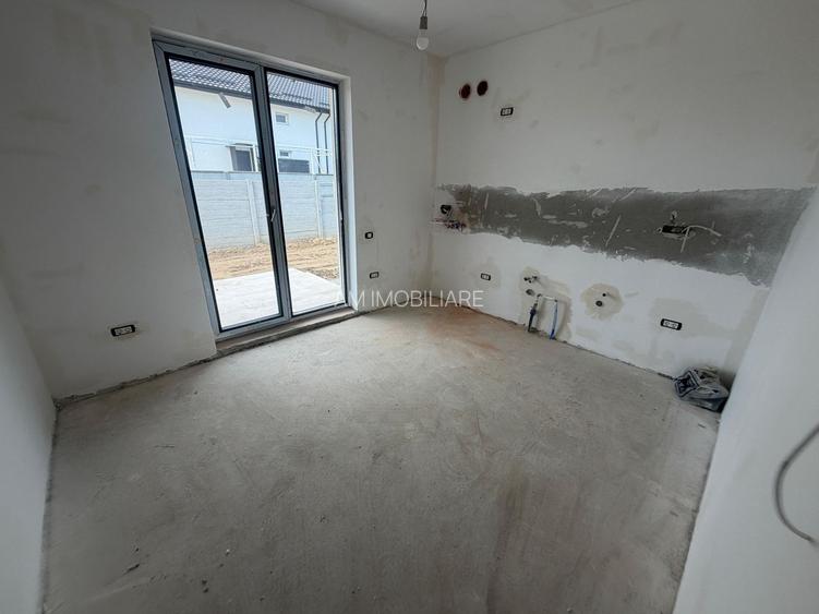 CASA INDIVIDUALA- 4 CAMERE, TOATE UTILITATILE, TEREN 240 MP, COMIS 0% - 11
