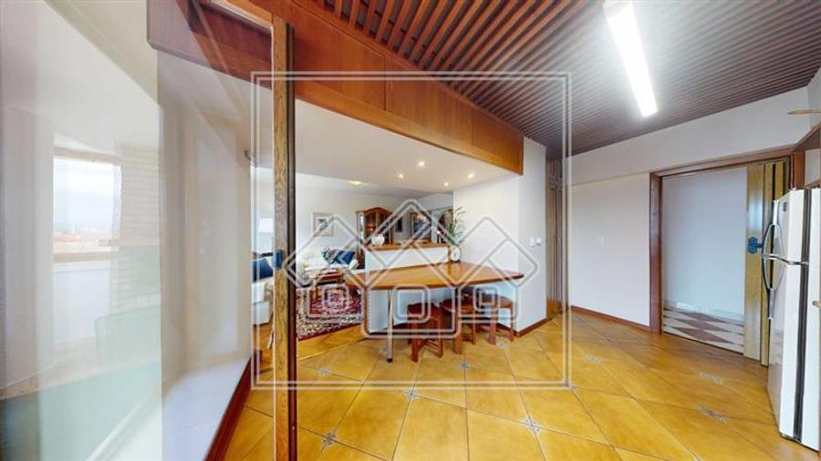 Ap decomandat, 4 camere, balcon, priveliste superba - M. Viteazu