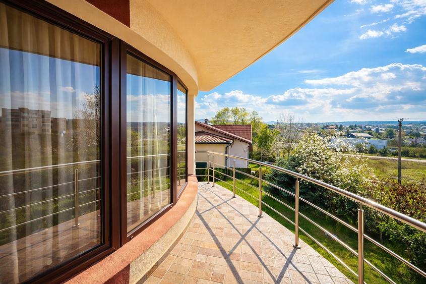 Vilă elegantă, 7 camere, cu sală de fitness și saună — Bucium, Iași