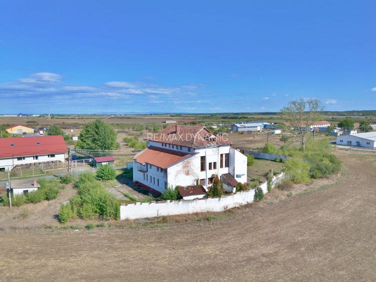 De vânzare pensiunea „Casa Albă”, orașul Pecica, jud. Arad - 5