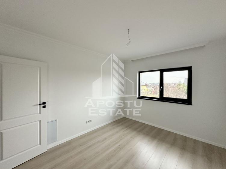 Jumatate de duplex cu 4 camere de vanzare, Dumbravita Timis