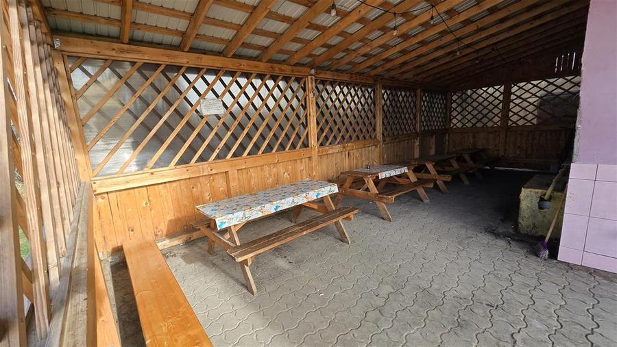 Spatiu Comercial cu terase si Hale de Vanzare in Frasin Suceava 0727817187