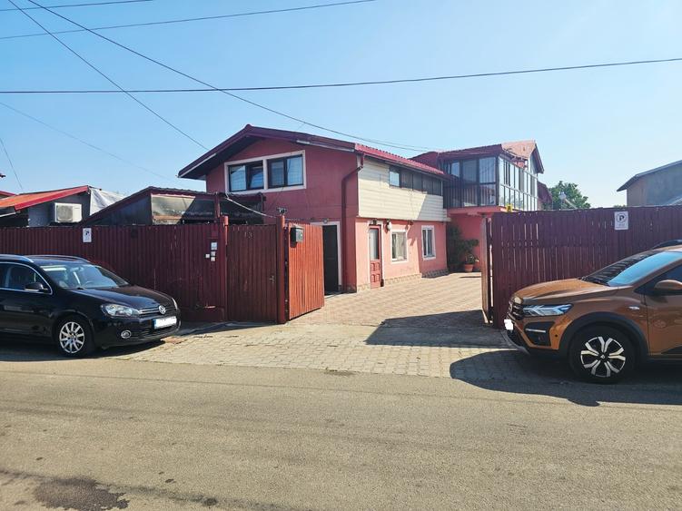 Casă spațioasă cu 9 camere în Strejnicu – pentru locuință, birouri