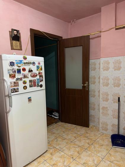 Etaj 1. Apartament 4 camere, confort 1 decomandat, zona Plantelor.