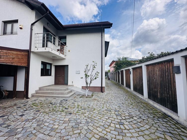 Vila exclusivista 388 mp construiti, 570 mp teren , piscina acoperita Rosu
