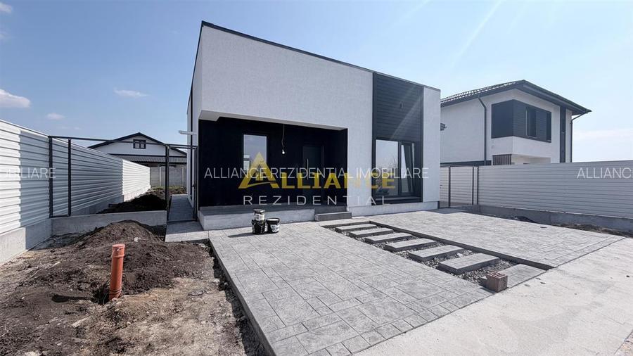 Casa individuala- 4 camere - 2 bai - 450 metri teren - 2