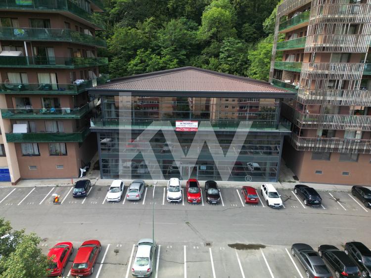 Spațiu comercial 3.368 mp, ideală centru medical/birouri, Brașov, COMISION 0%