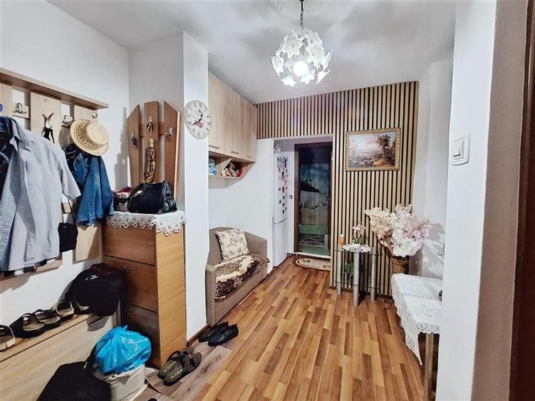 Apartament 2 camere decomandat, zona Neagoe Voda