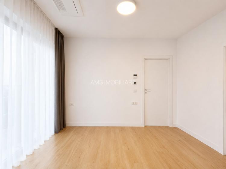 NOU / SUPERB  / SPATII GENEROASE / PARTIAL MOBILAT SI UTILAT BLOC BOUTIQUE - 24