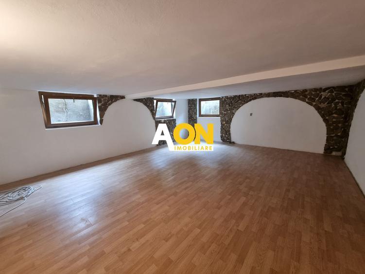 De vanzare casa 6 camere, S+P+M, 900mp teren, Cetate
